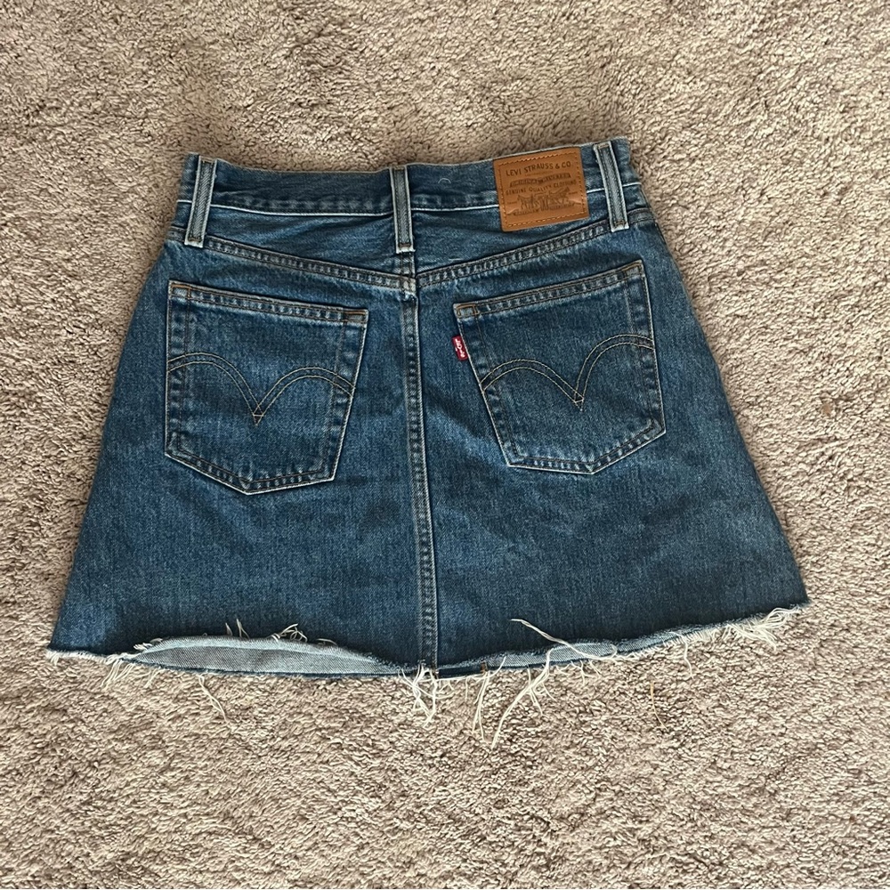 Levi’s Denim Button-Front Skirt - Picture 2 of 4